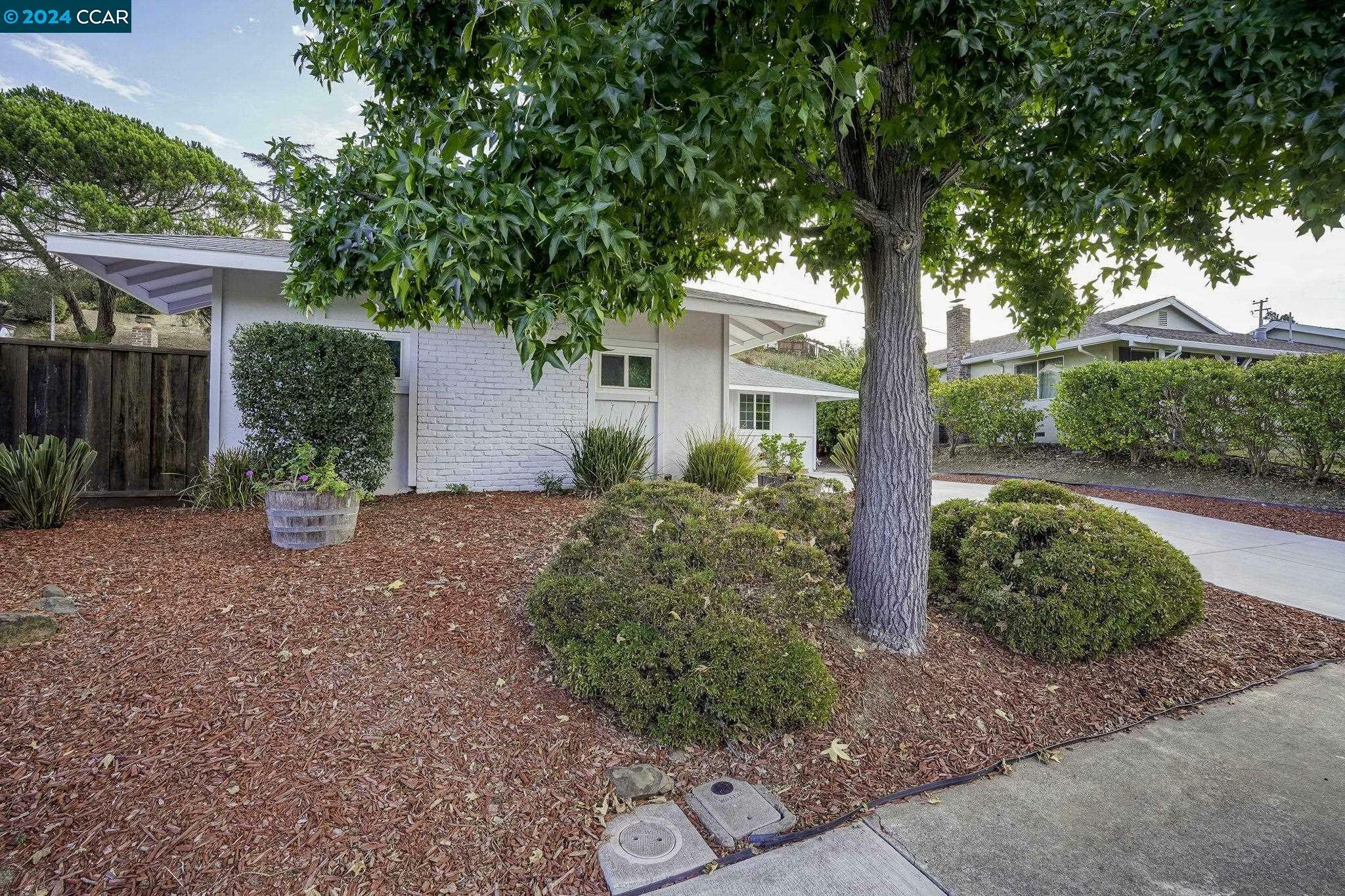 Property Photo:  418 Rollingwood Dr  CA 94591 