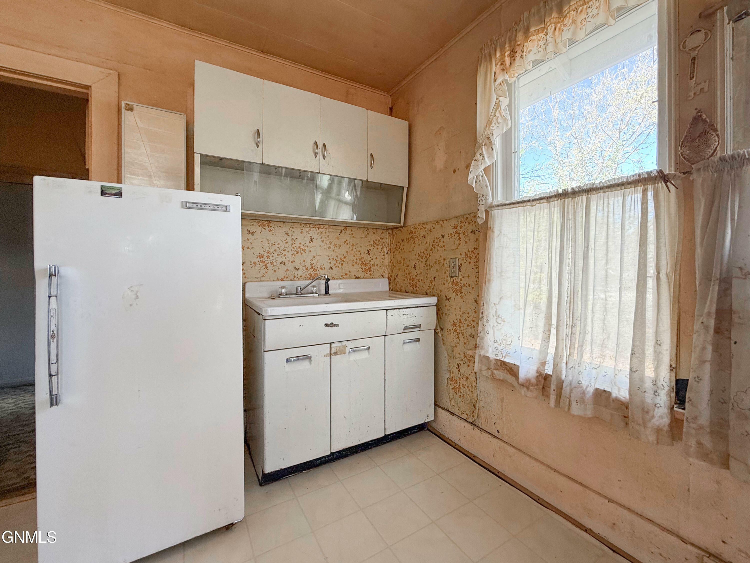 Property Photo:  618 4th Street SE  ND 58784 