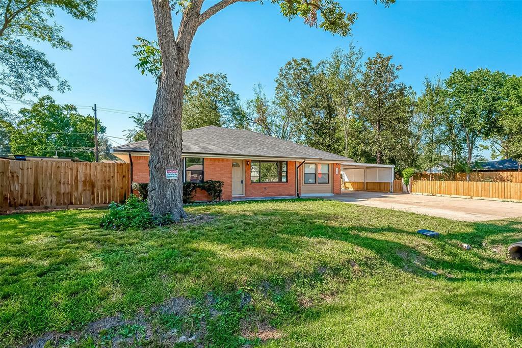 Property Photo:  523 W Mierianne Street  TX 77037 