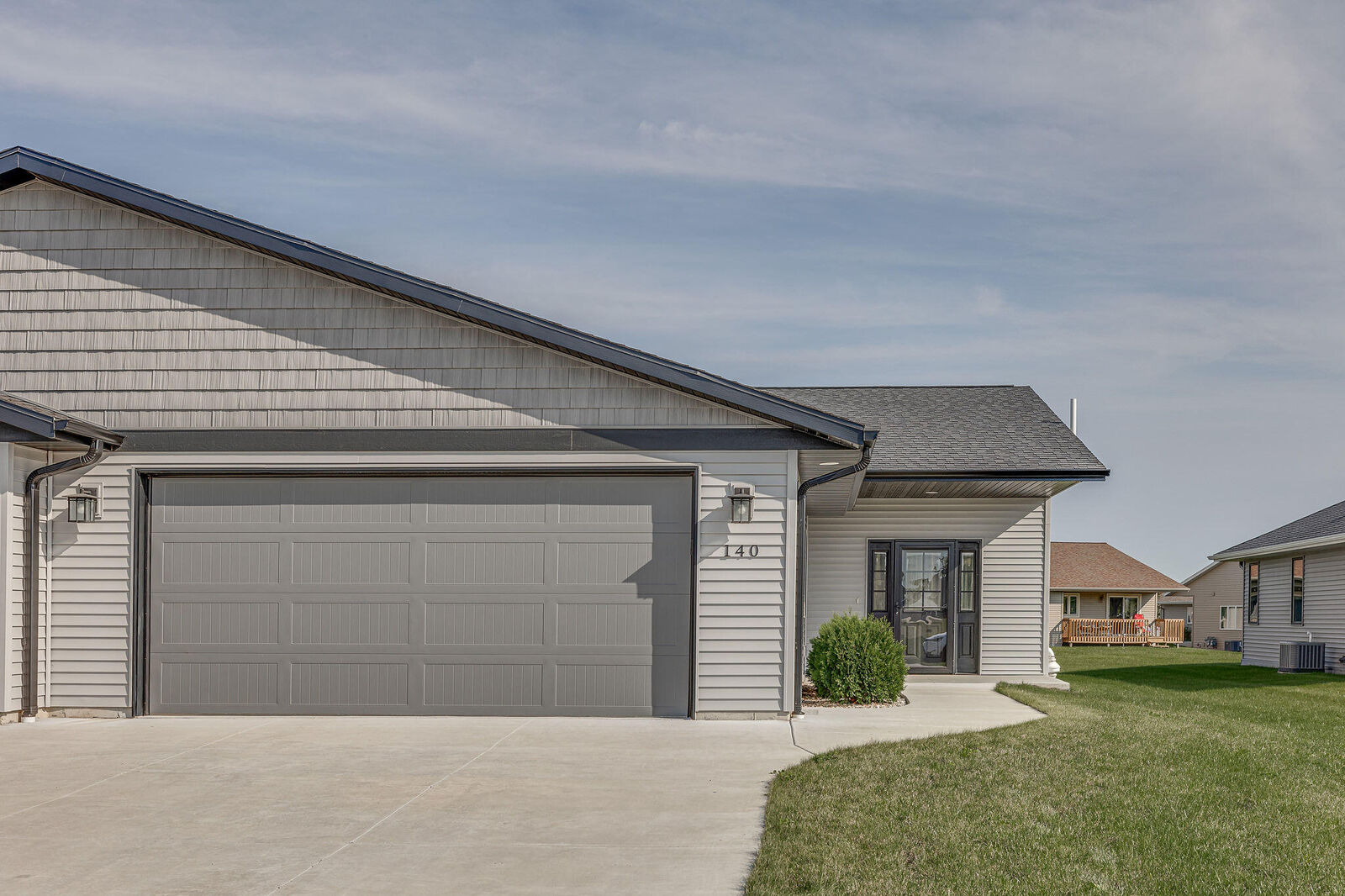 Property Photo:  140 Sunrise Ct  WI 53013 