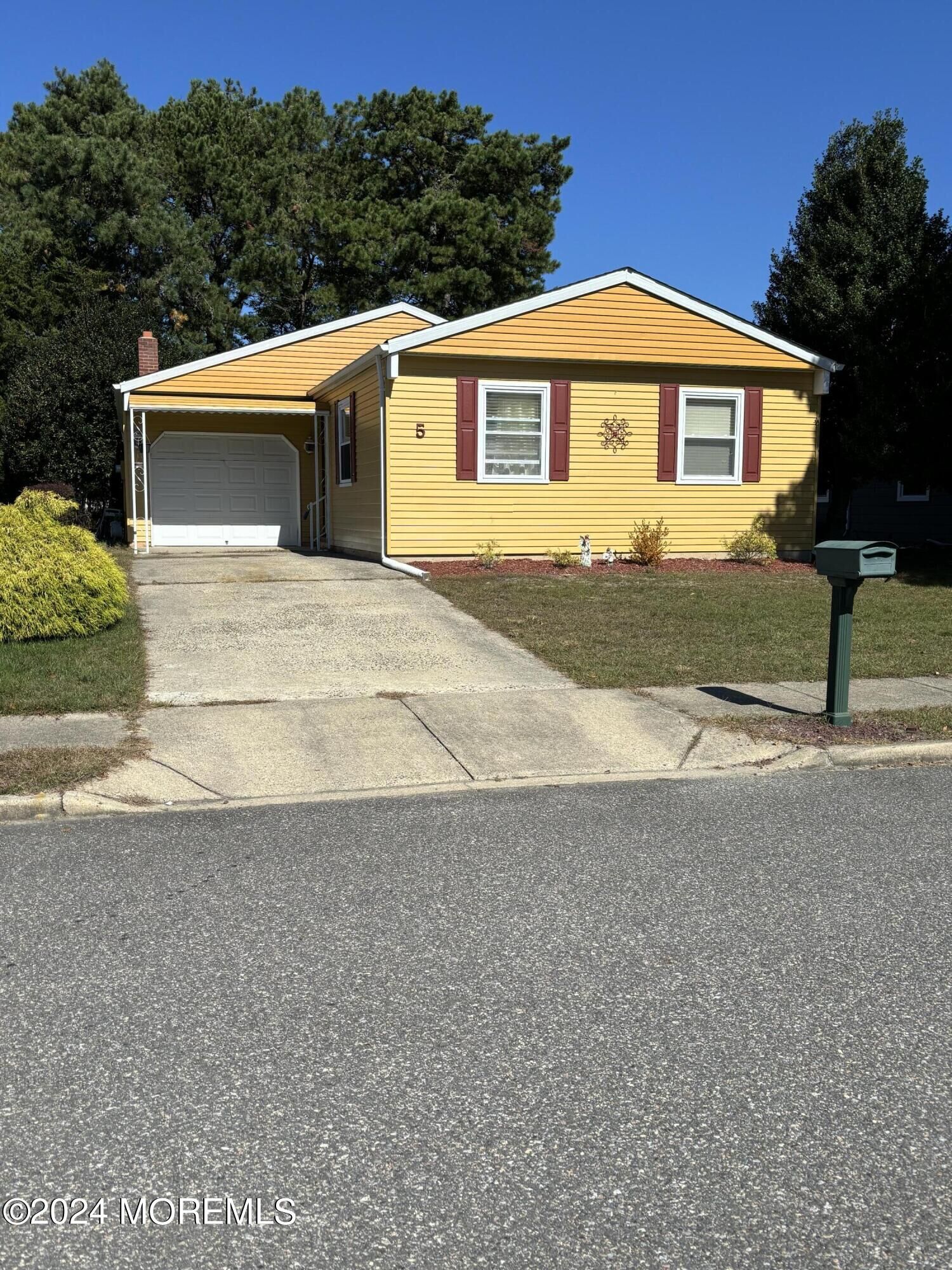 Property Photo: 5 Brisbane Court NJ 08757