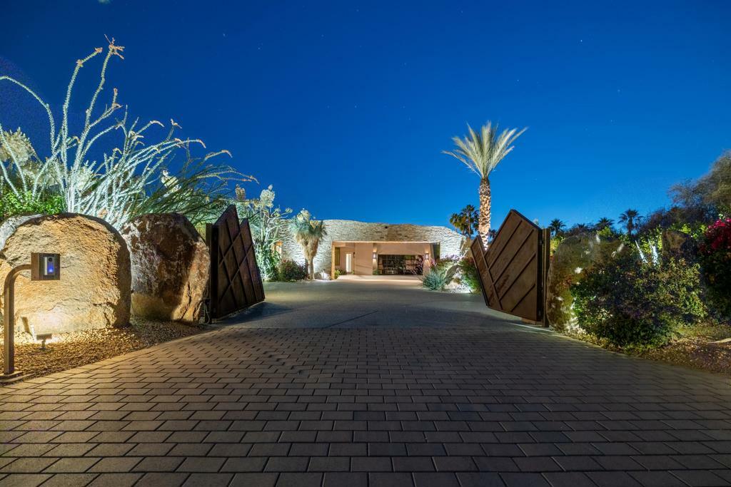 Property Photo:  7 Coronado Court  CA 92270 