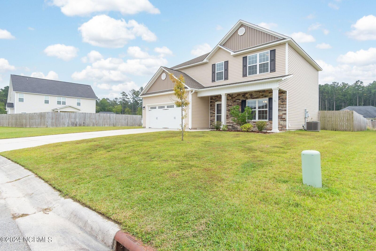 Property Photo: 310 Pettigrew Lane NC 28546