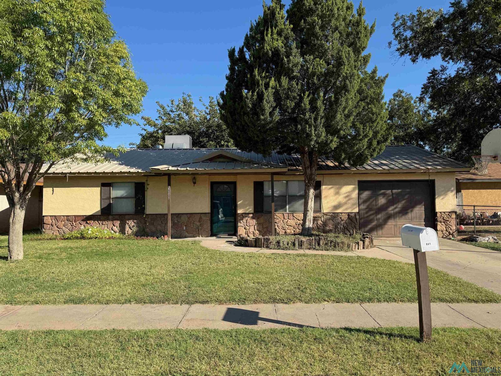 Property Photo:  2008 W Mann Ave Avenue  NM 88210 