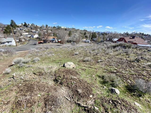 Property Photo:  942 California Avenue Lot # 21  OR 97601 