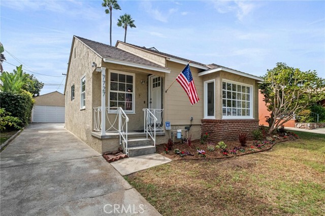 Property Photo:  7727 Dunbarton Avenue  CA 90045 