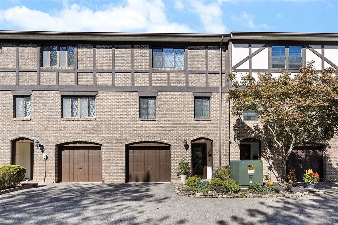 Property Photo: 509 Newton Sq PA 15108