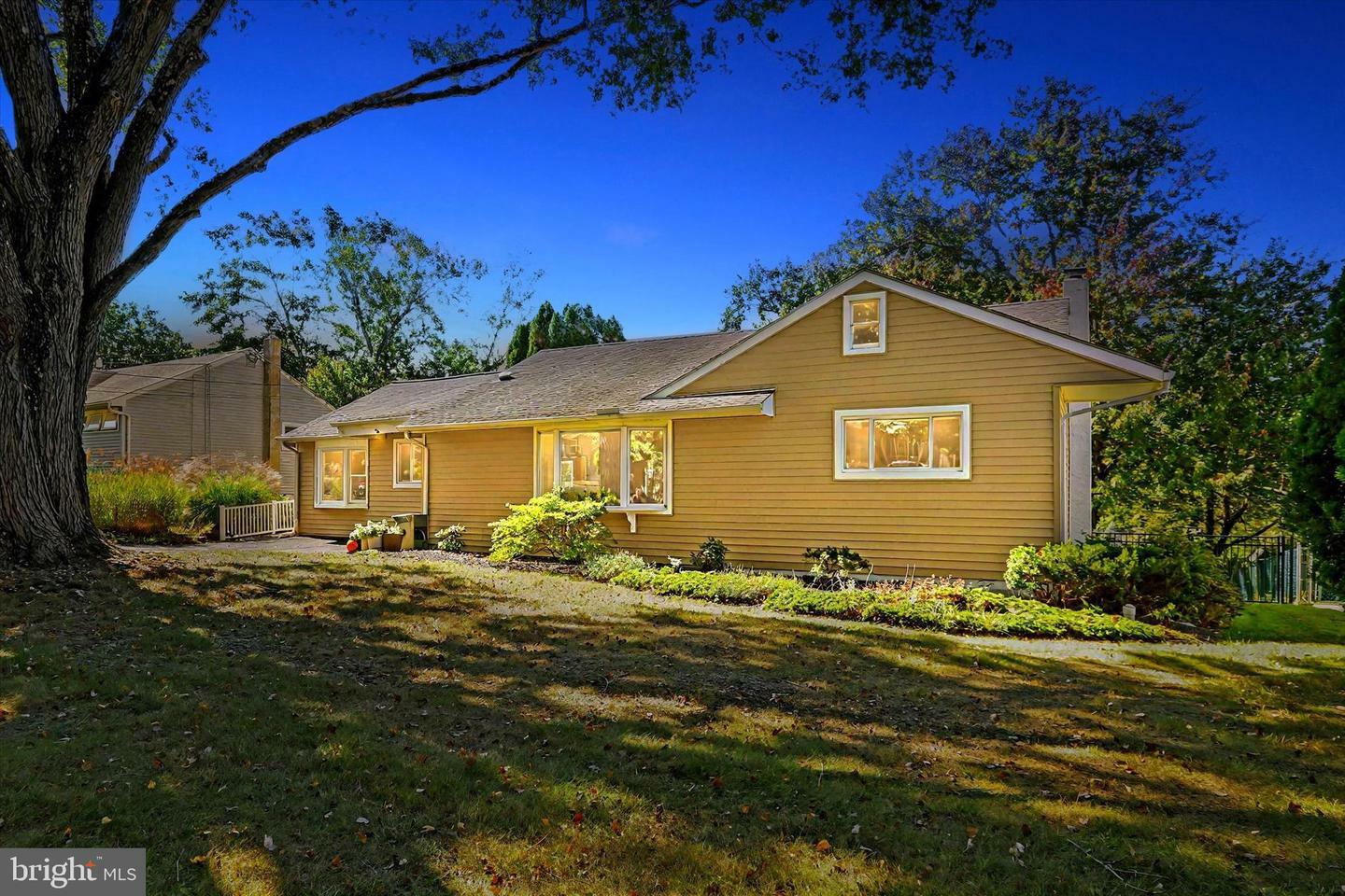 Property Photo:  11 Fairway Drive  PA 19067 