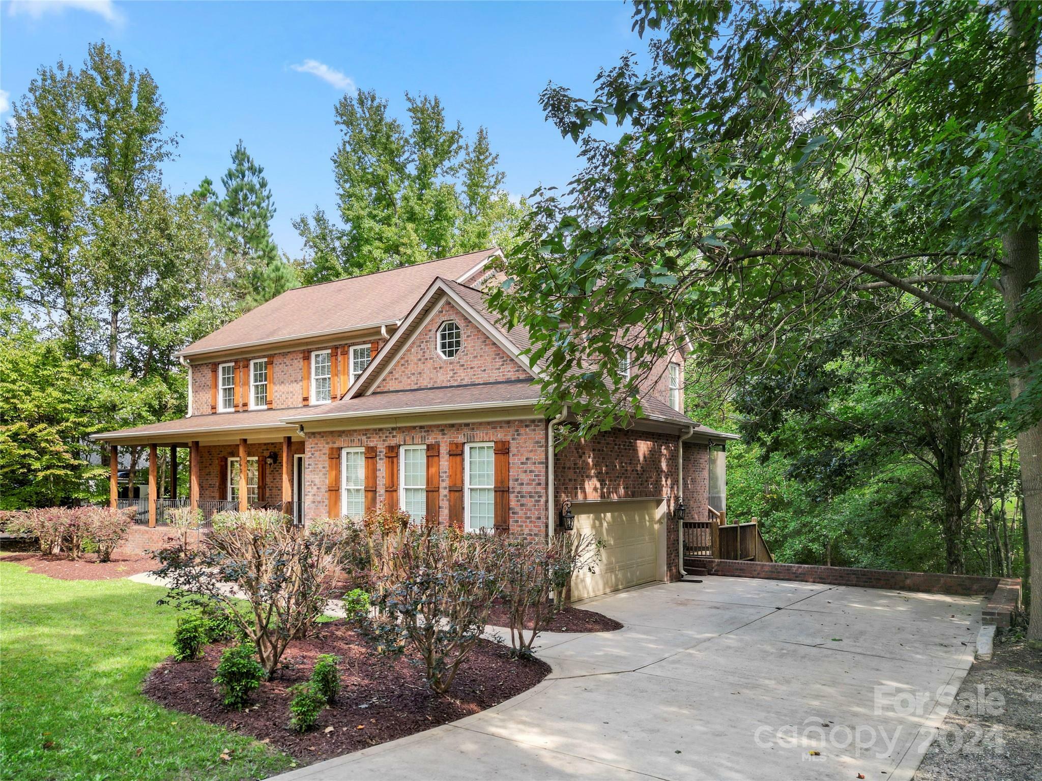 Property Photo:  5630 Lake Wylie Road  SC 29710 