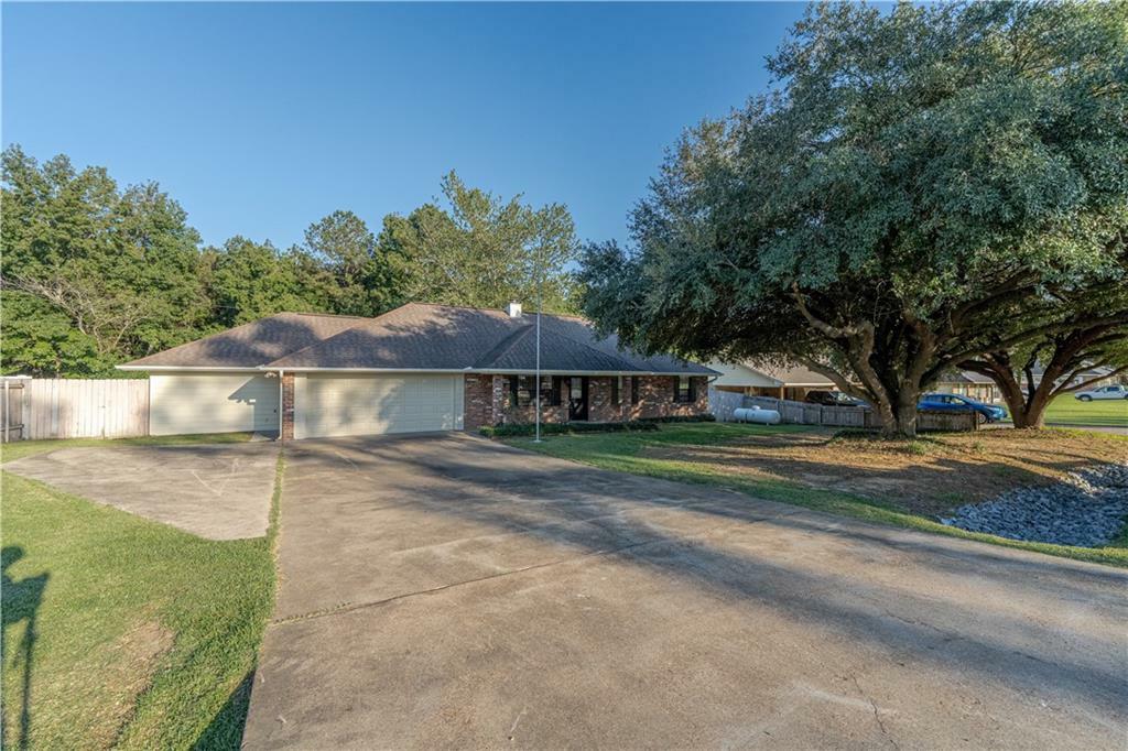 Property Photo: 409 E Ridge Trail LA 71360