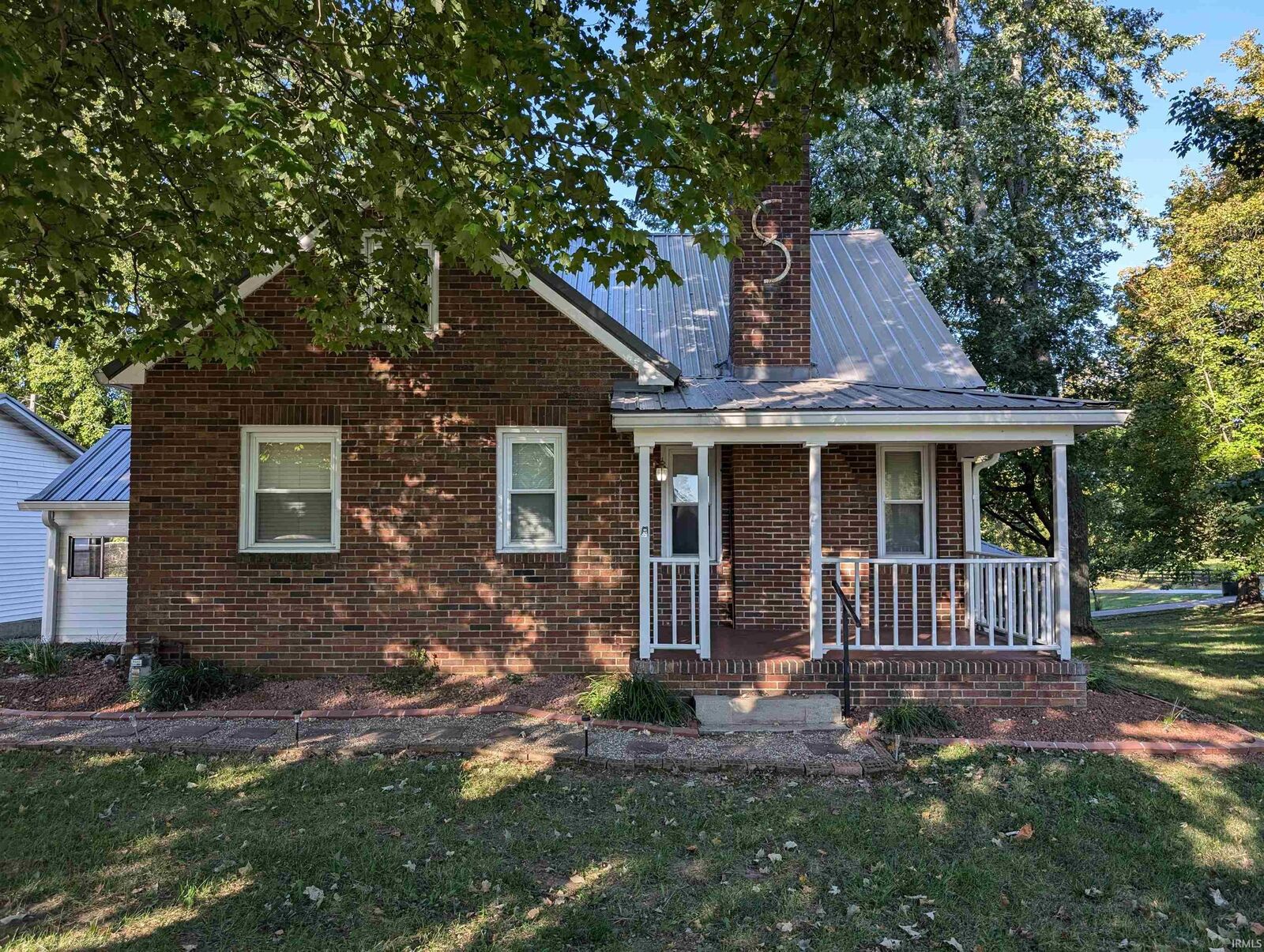 Property Photo: 739 E 250 N IN 47501