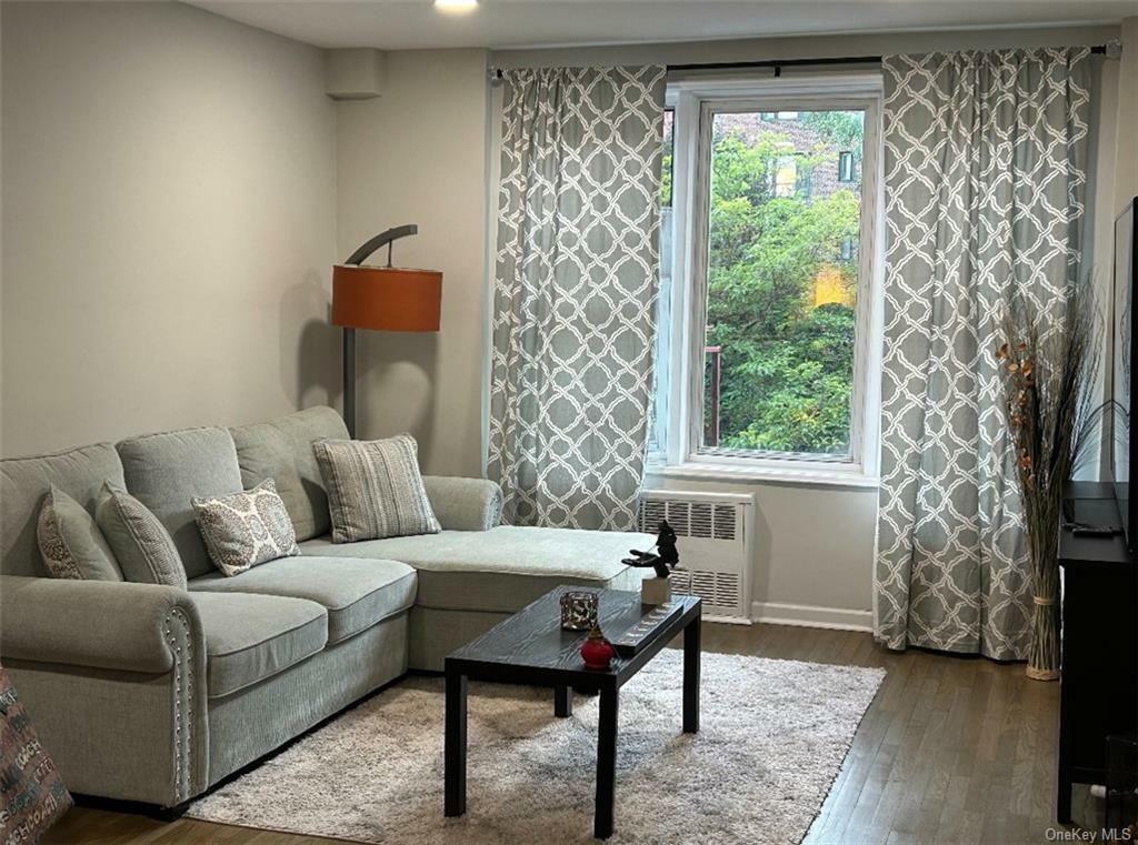 Property Photo:  1332 Metropolitan Avenue 3H  NY 10462 