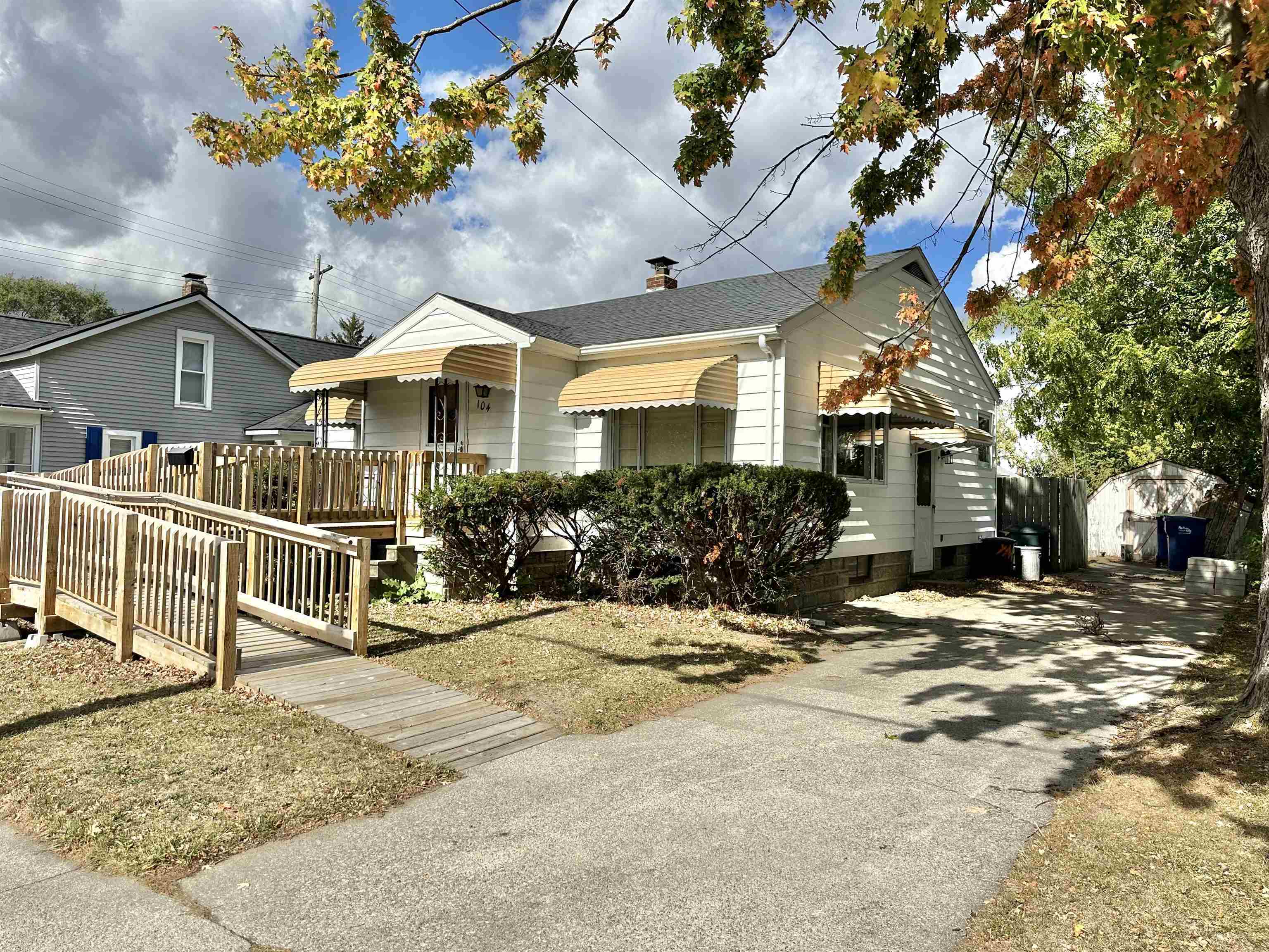 Property Photo:  104 W Ionia Street  MI 48706 