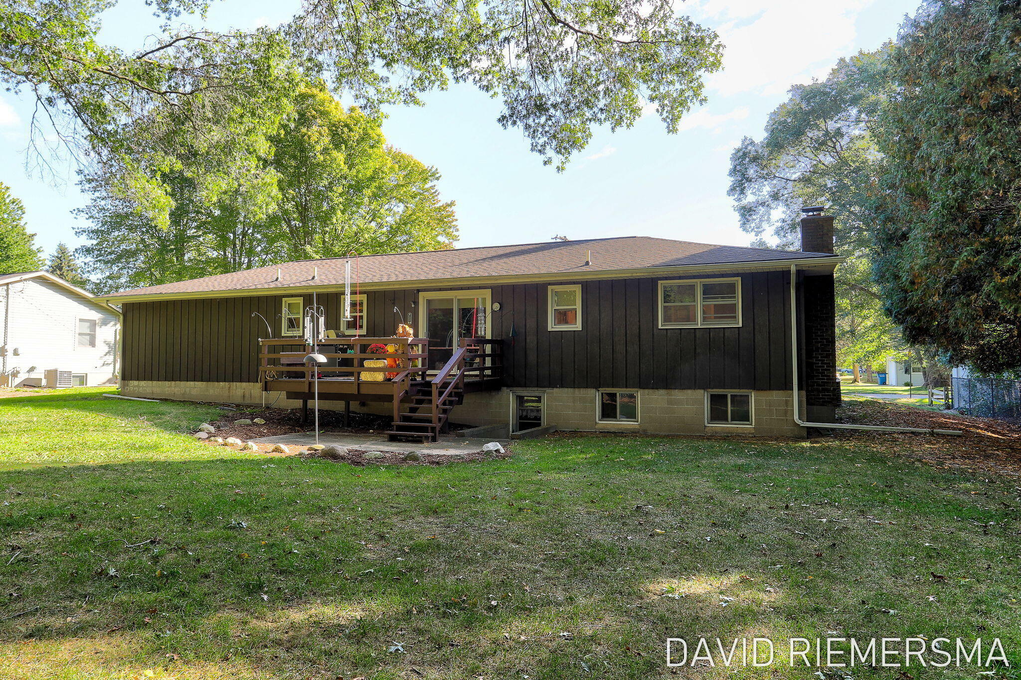 Property Photo:  4699 Susan Street  MI 49441 