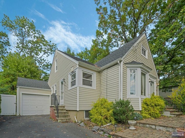 Property Photo:  55 Beechwood Drive  NJ 07470 