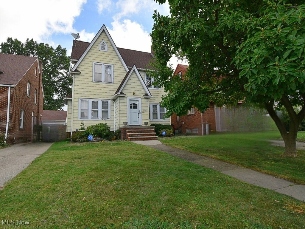Property Photo: 17621 Schenely Avenue OH 44119