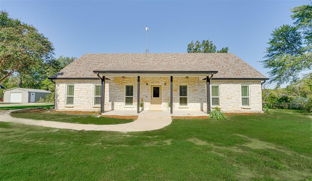 Property Photo:  421 Stacks Road  TX 75119 