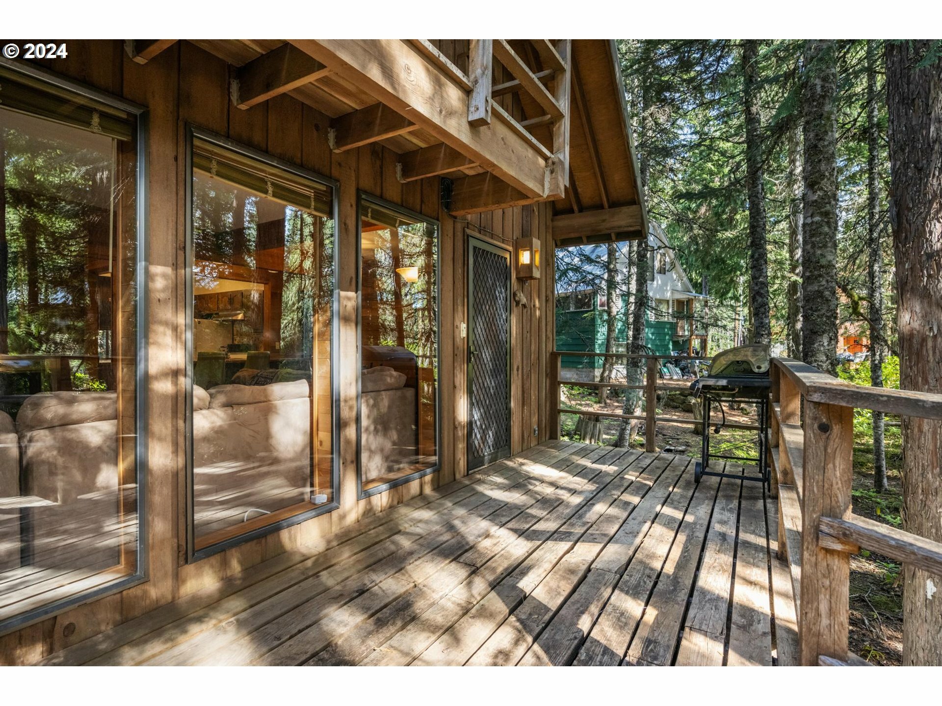 Property Photo:  30616 E Ski Haus Ln  OR 97028 