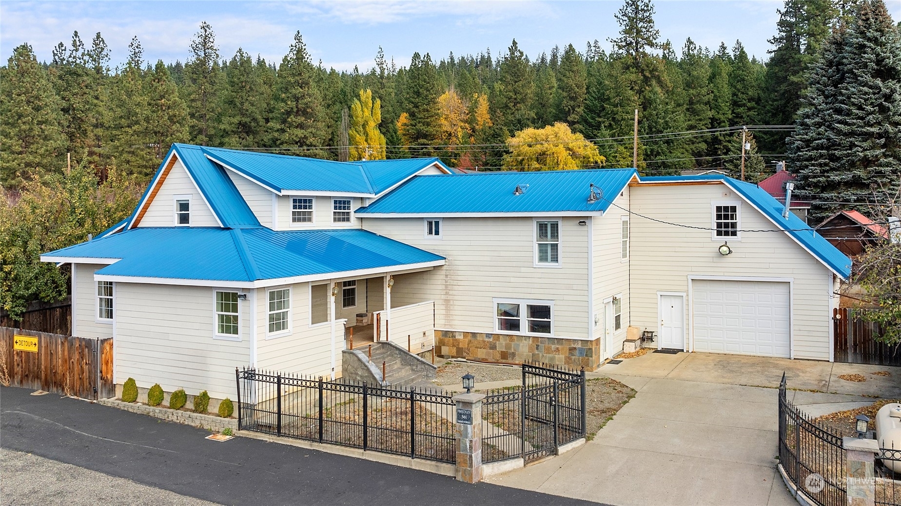 Property Photo:  561 3rd Street  WA 98940 