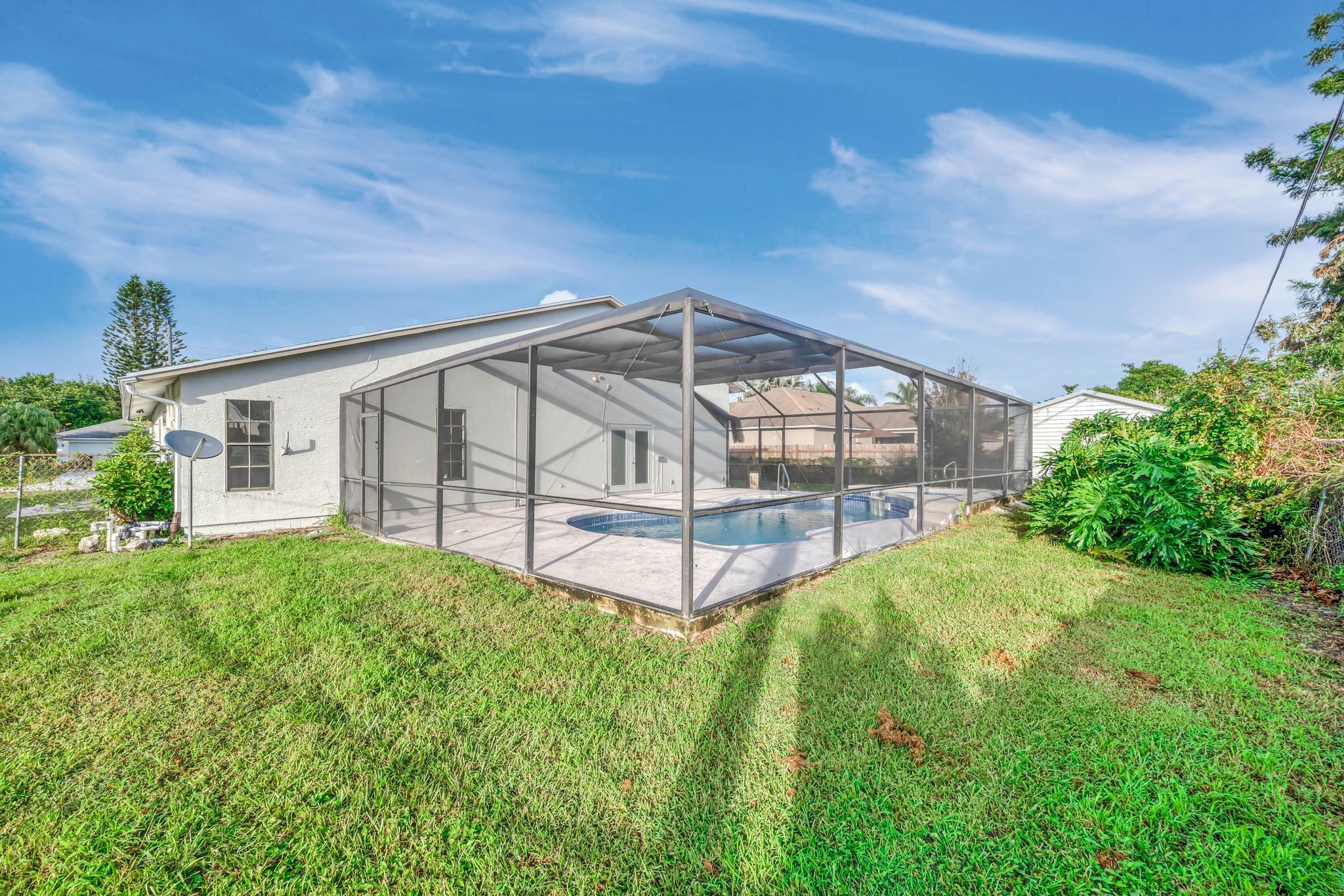 Property Photo:  254 SW Glenwood Drive  FL 34984 