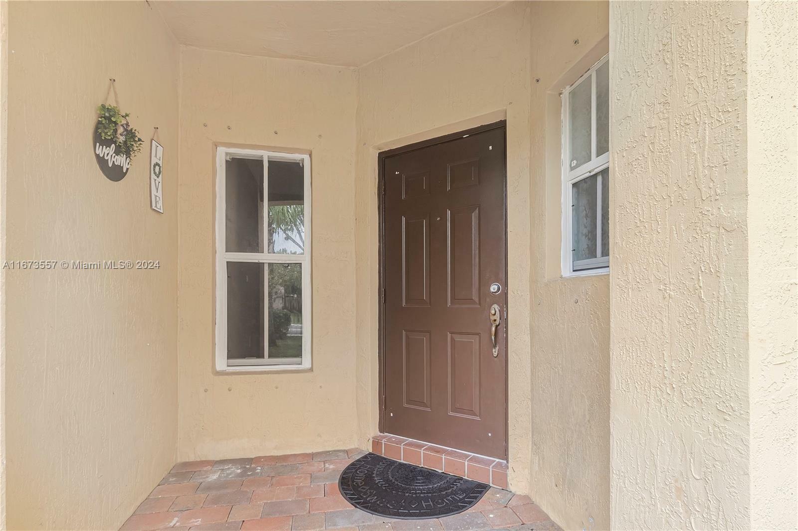 Property Photo:  1557 SE 20th Ter  FL 33035 