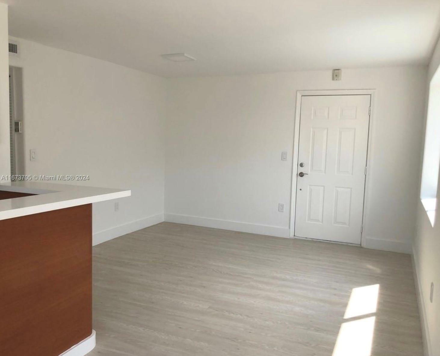 Property Photo:  3101 SW 27th Ave 305  FL 33133 