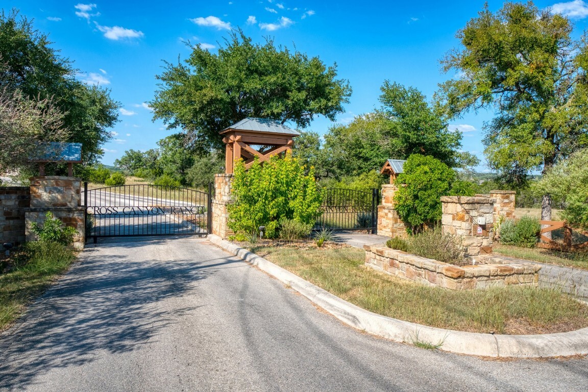 Property Photo: 1 Pattys Way TX 78070