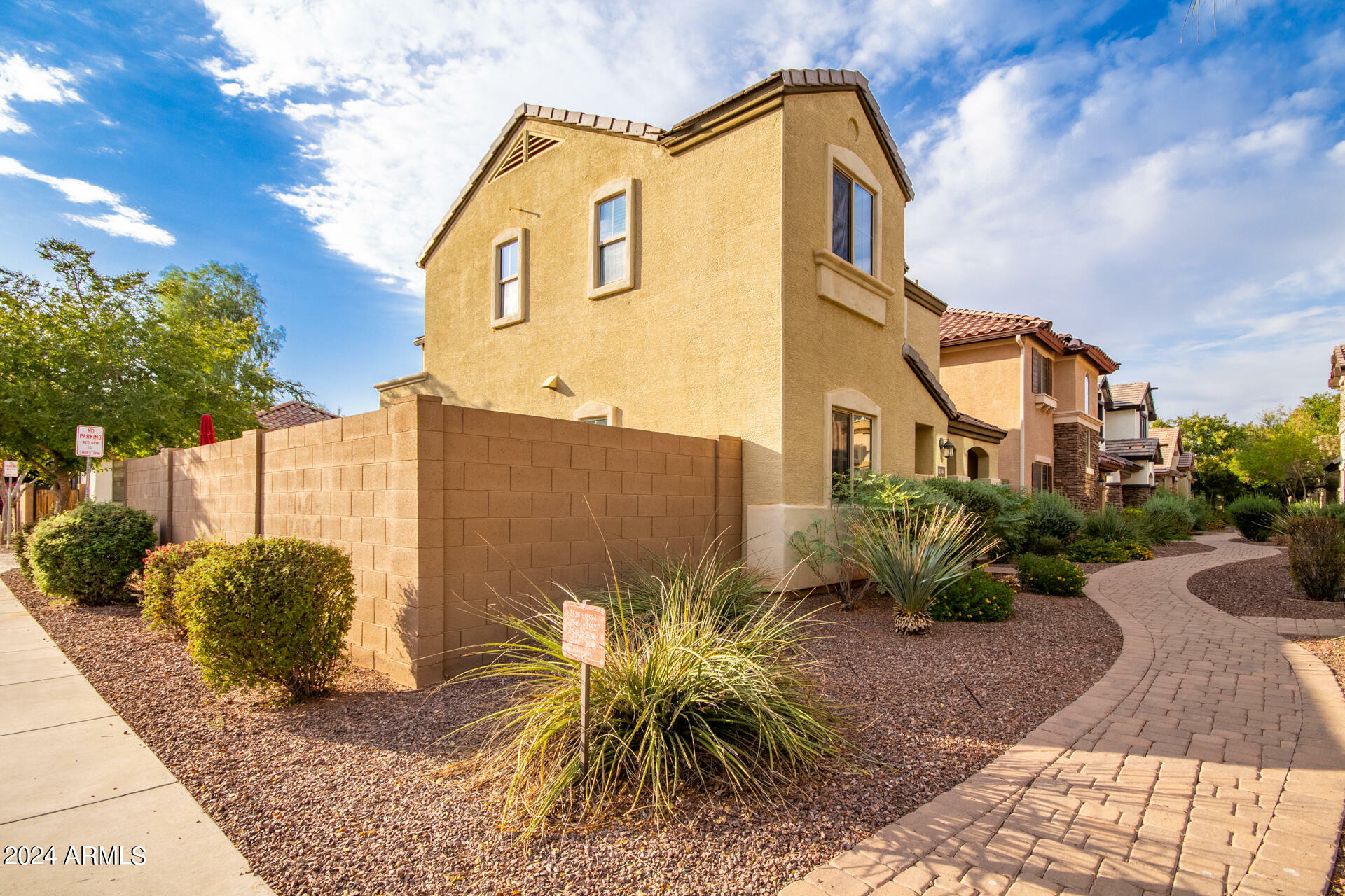 Property Photo:  2544 E Vermont Drive  AZ 85295 