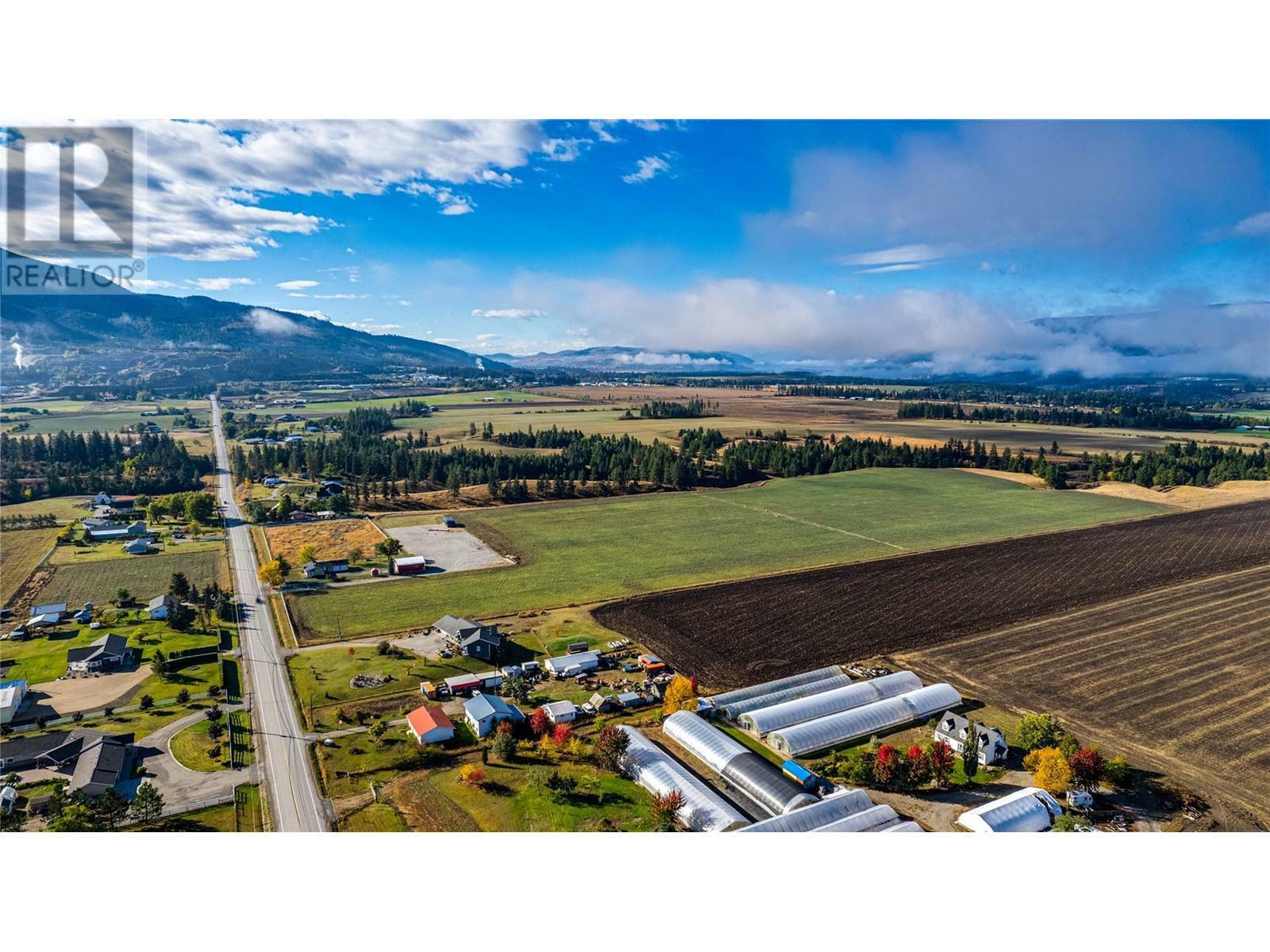 Photo de la propriété:  1829 Pleasant Valley Road  BC V0E 1B2 