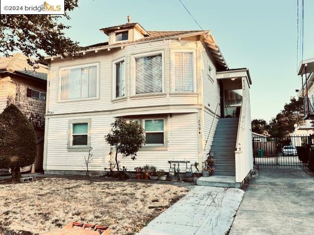 Property Photo:  859 52nd Street  CA 94608 