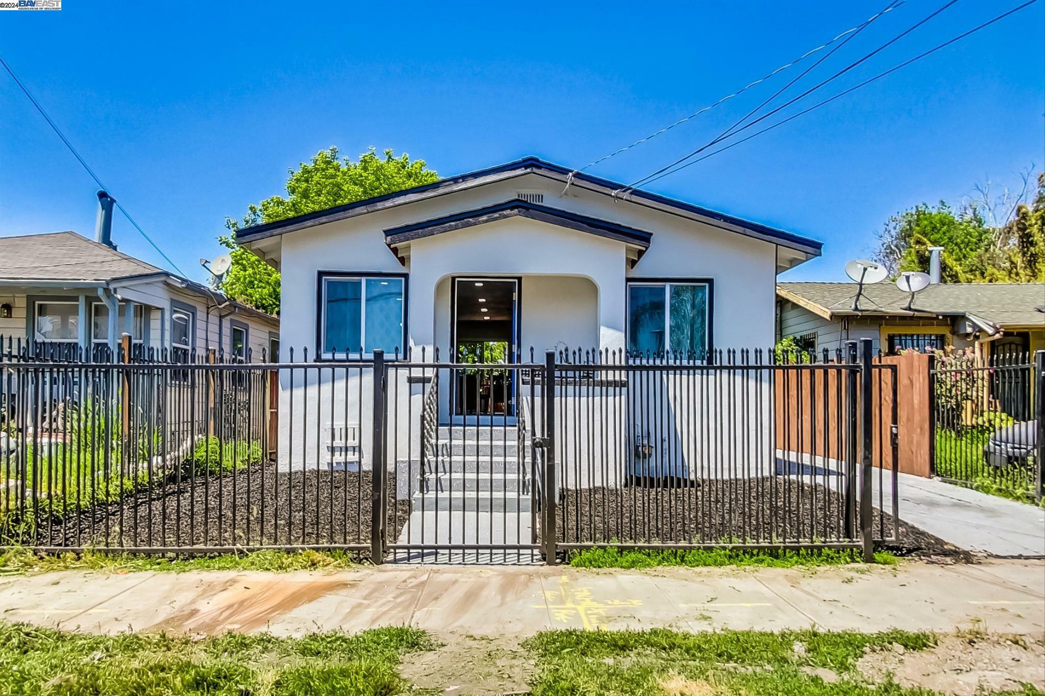 Property Photo:  1141 Seminary Ave  CA 94621 