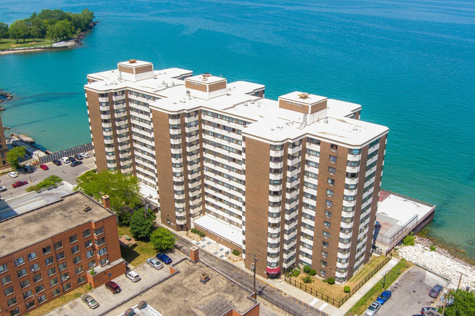 Property Photo:  7337 S South Shore Drive 902  IL 60649 