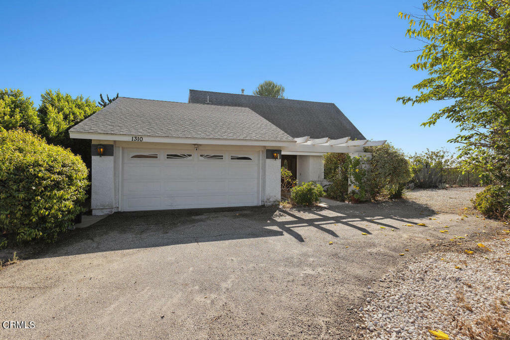 Property Photo:  1310 Calle De Oro  CA 91360 