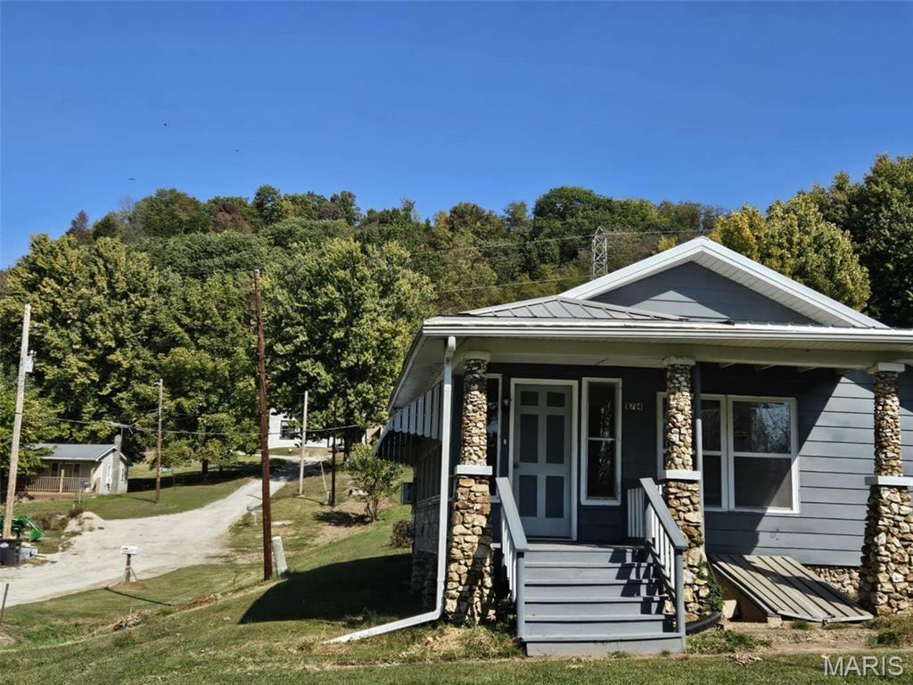 Property Photo: 174 Clinton Street IL 62045
