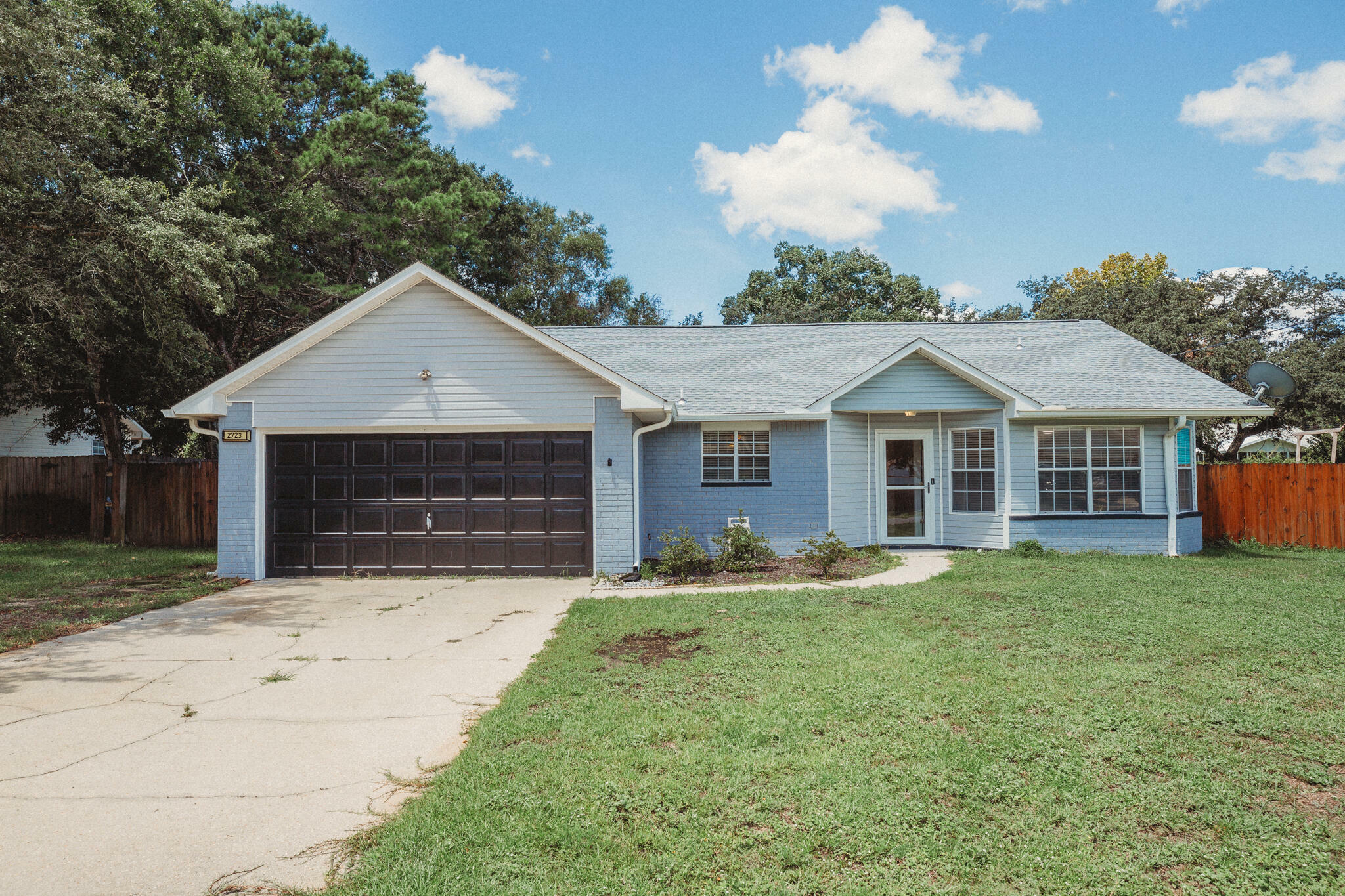 Property Photo:  2723 Rambler Court  FL 32566 