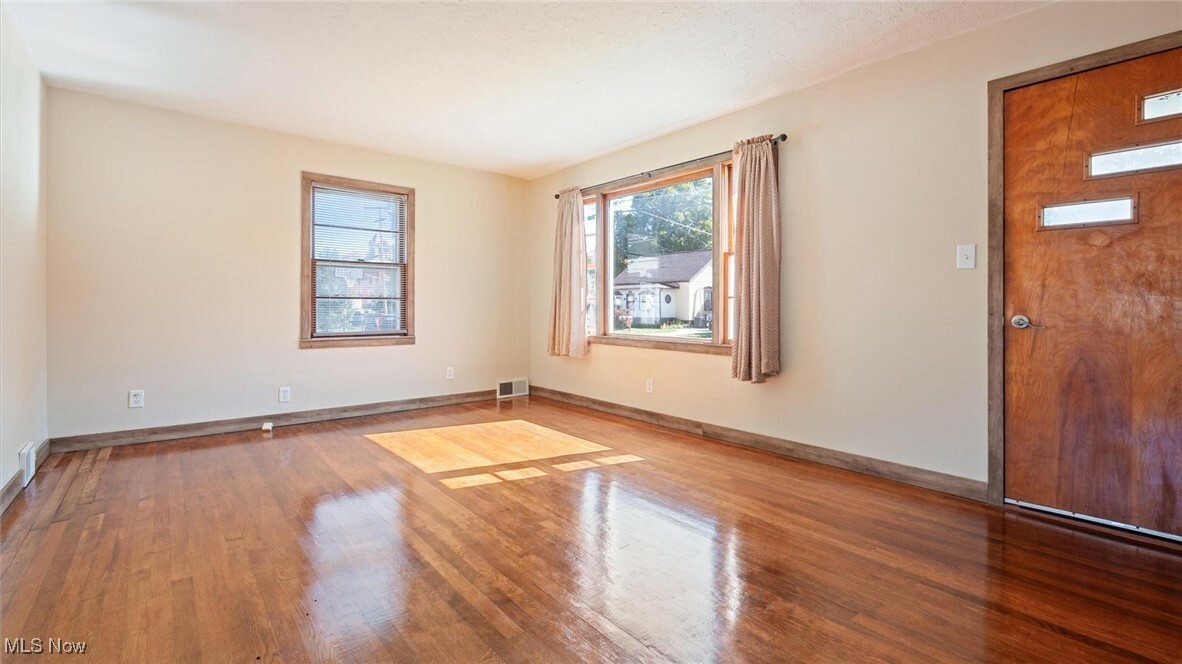 Property Photo:  37 W 7th Street  OH 43821 