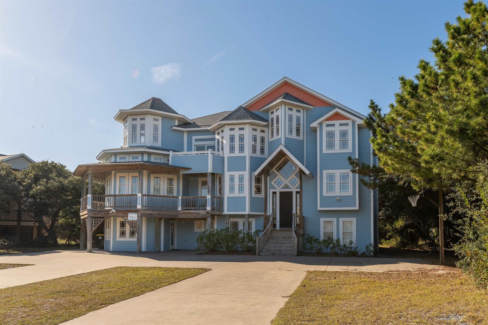 Property Photo:  1082 Whalehead Drive  NC 27927 
