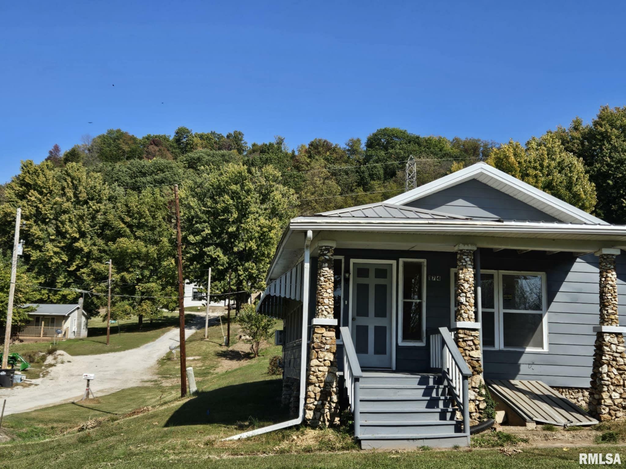 Property Photo:  174 Clinton Street  IL 62045 