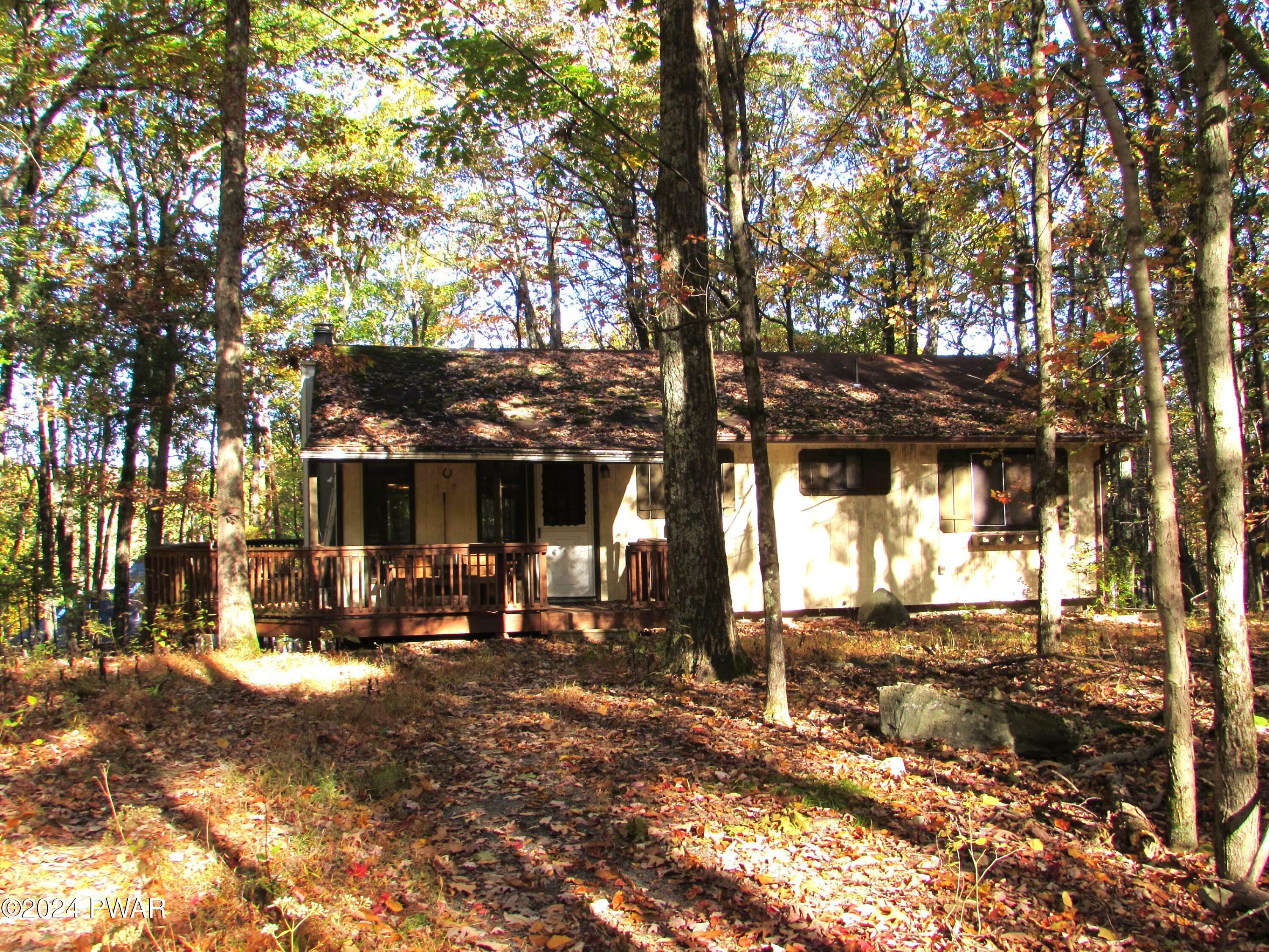 Property Photo:  106 Hickory Drive  PA 18428 