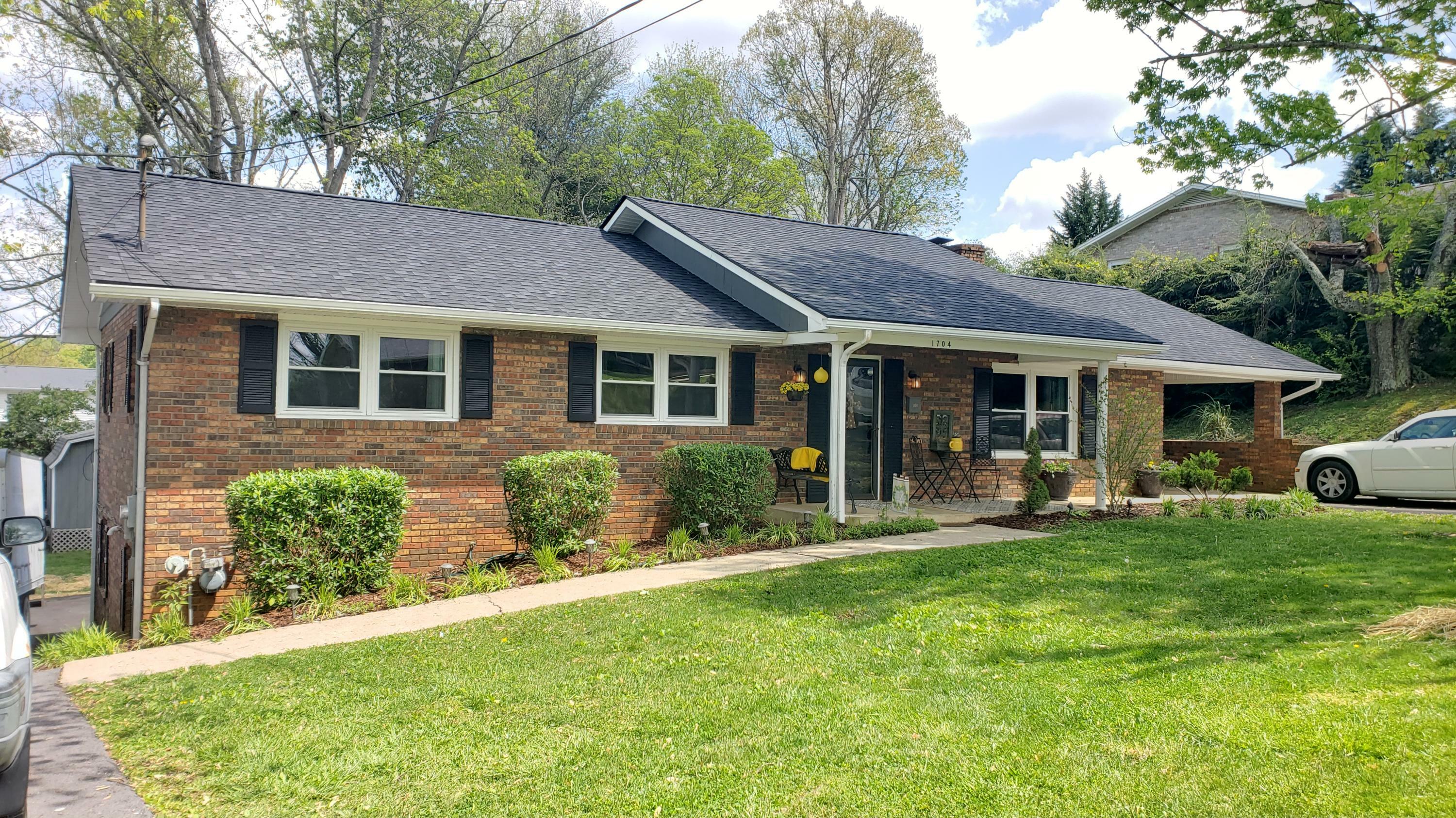 Property Photo:  1704 Sundale Road  TN 37604 