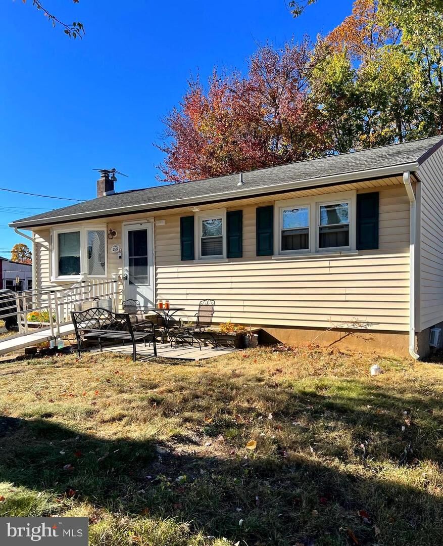 Property Photo: 2818 Oakley Avenue PA 19020