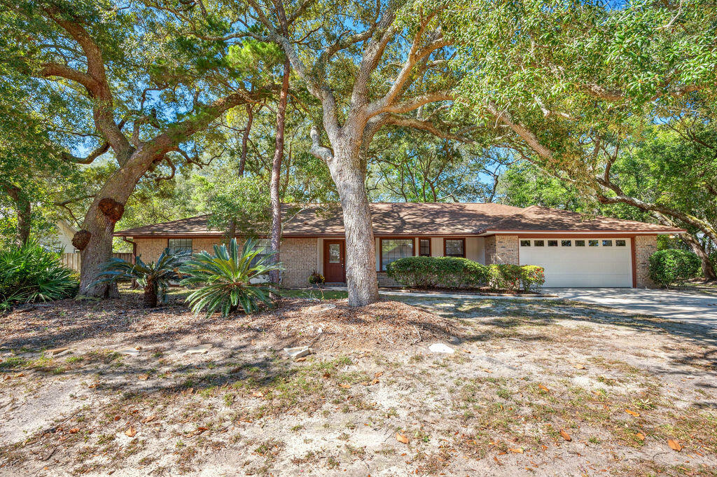 Property Photo:  106 Dominica Way  FL 32578 