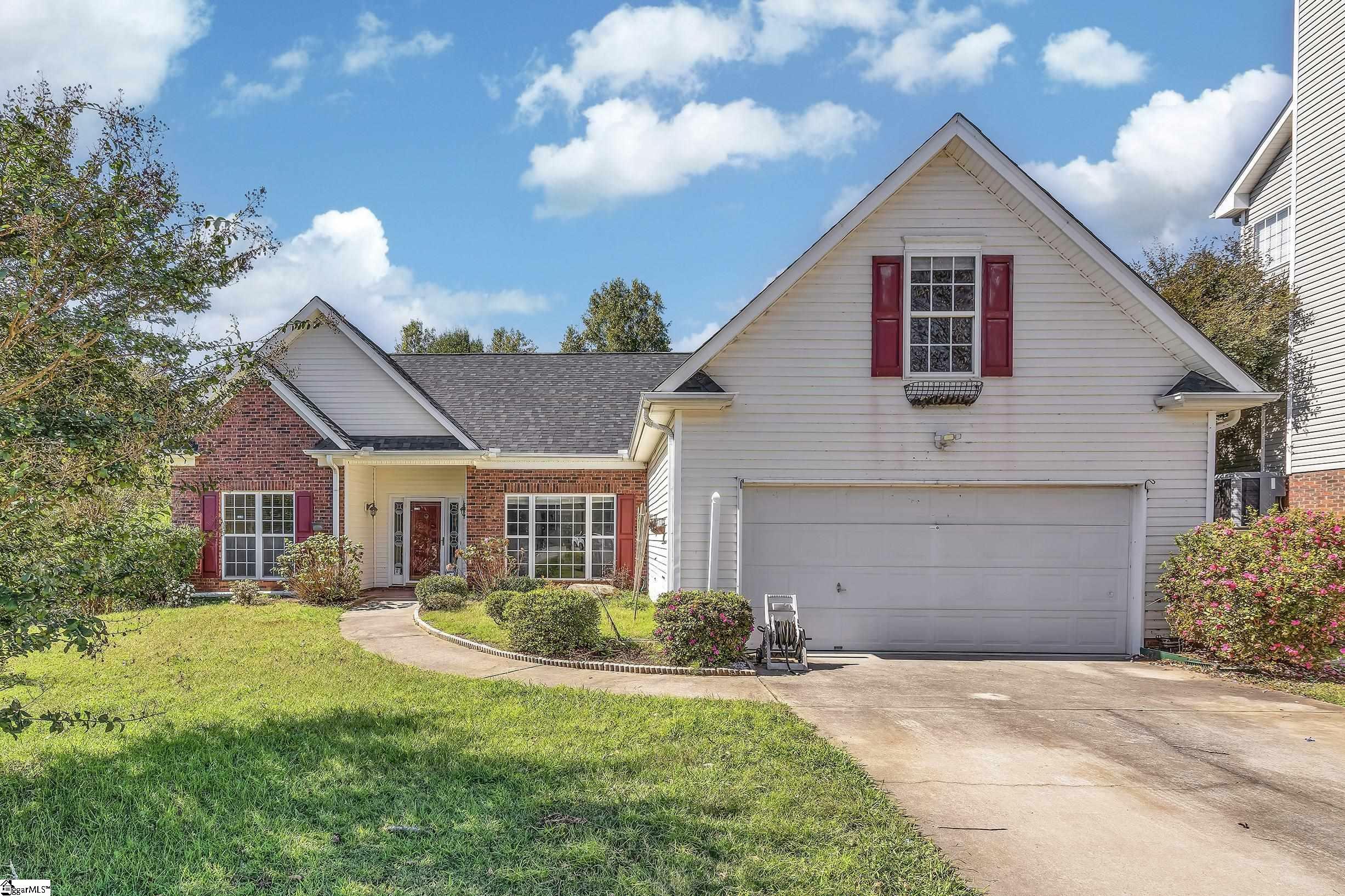 Property Photo:  516 Walkingstick Way  SC 29680 