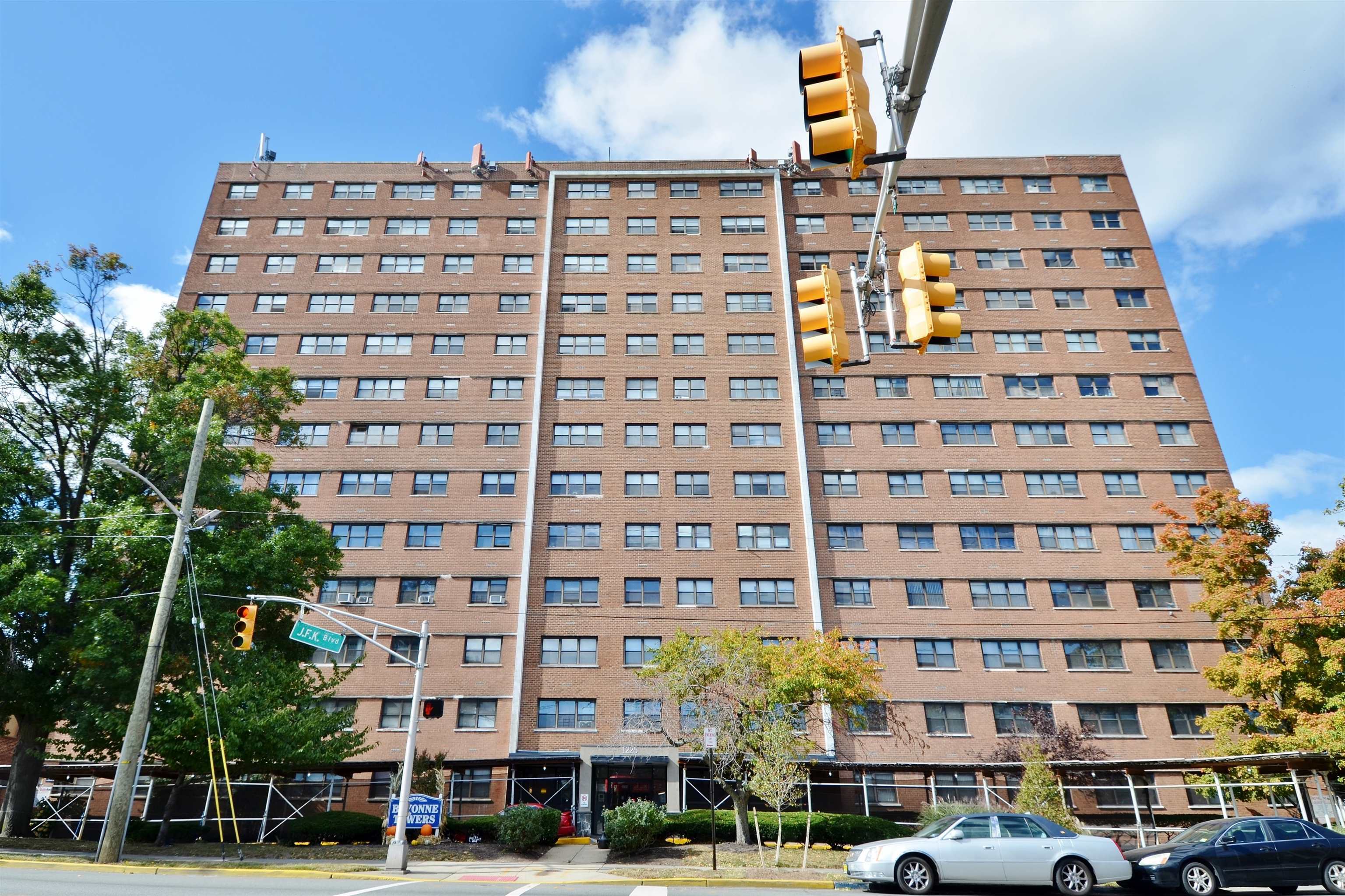 Property Photo:  1225 Kennedy Blvd 2H  NJ 07002 