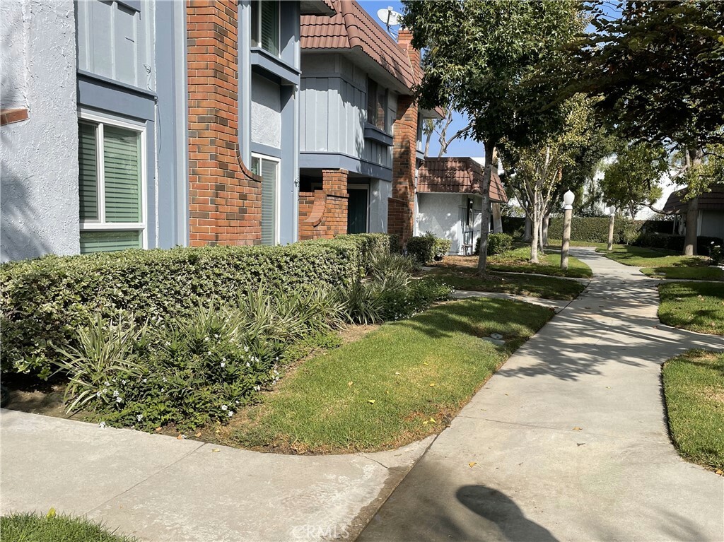 Property Photo:  11262 Fripps Way  CA 90630 