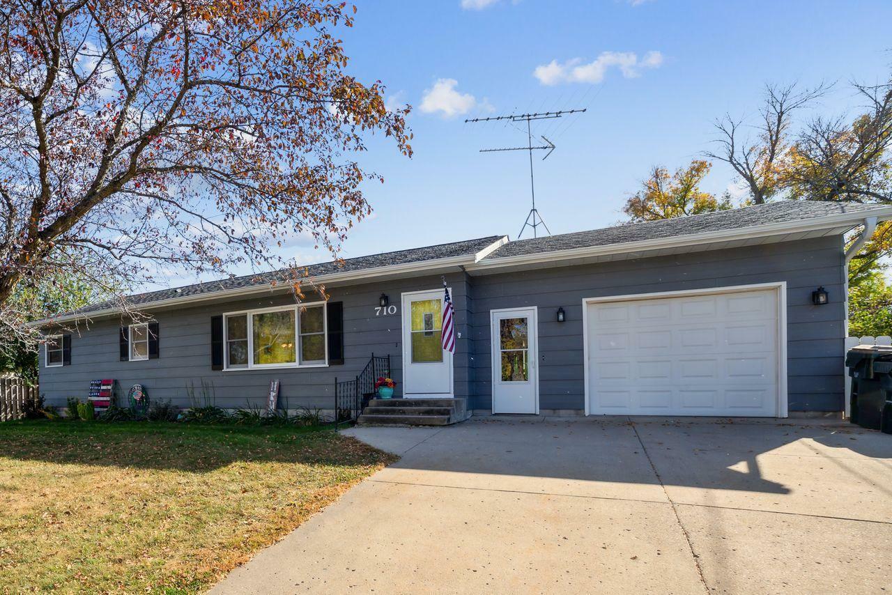 Property Photo:  710 Croyden Street  MN 55385 