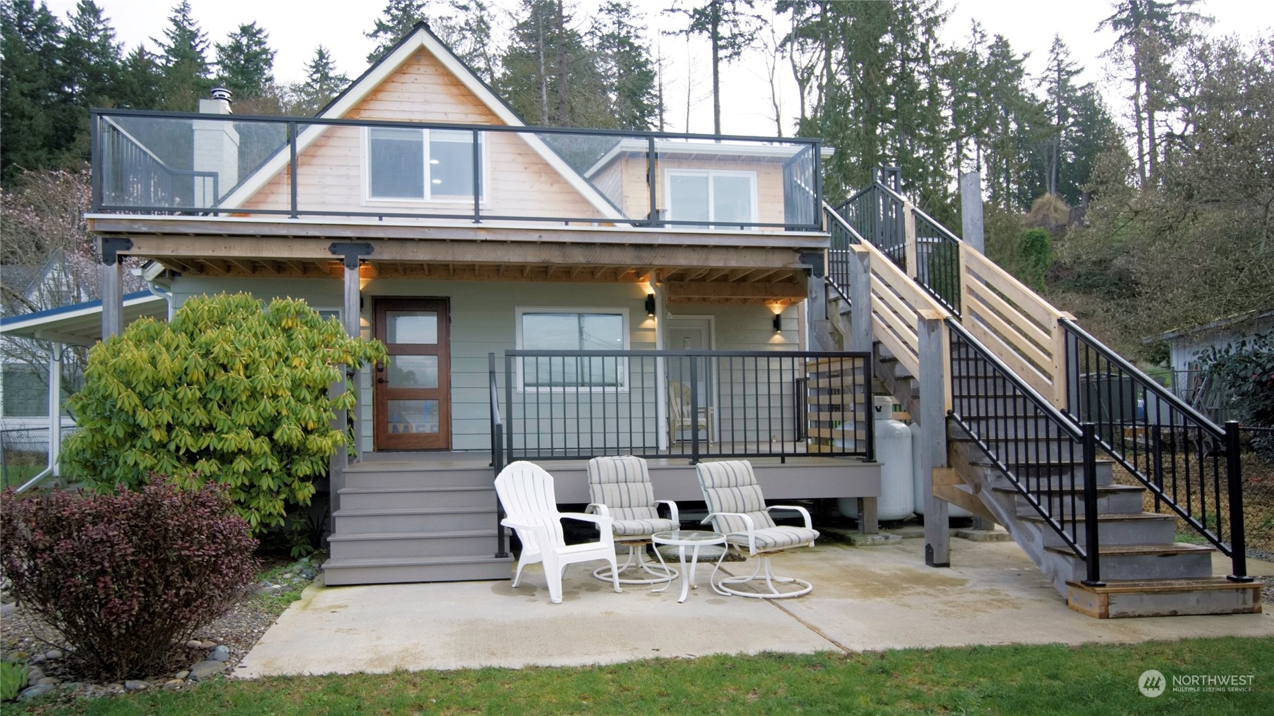 Property Photo:  3939  Beach Drive E  WA 98366 