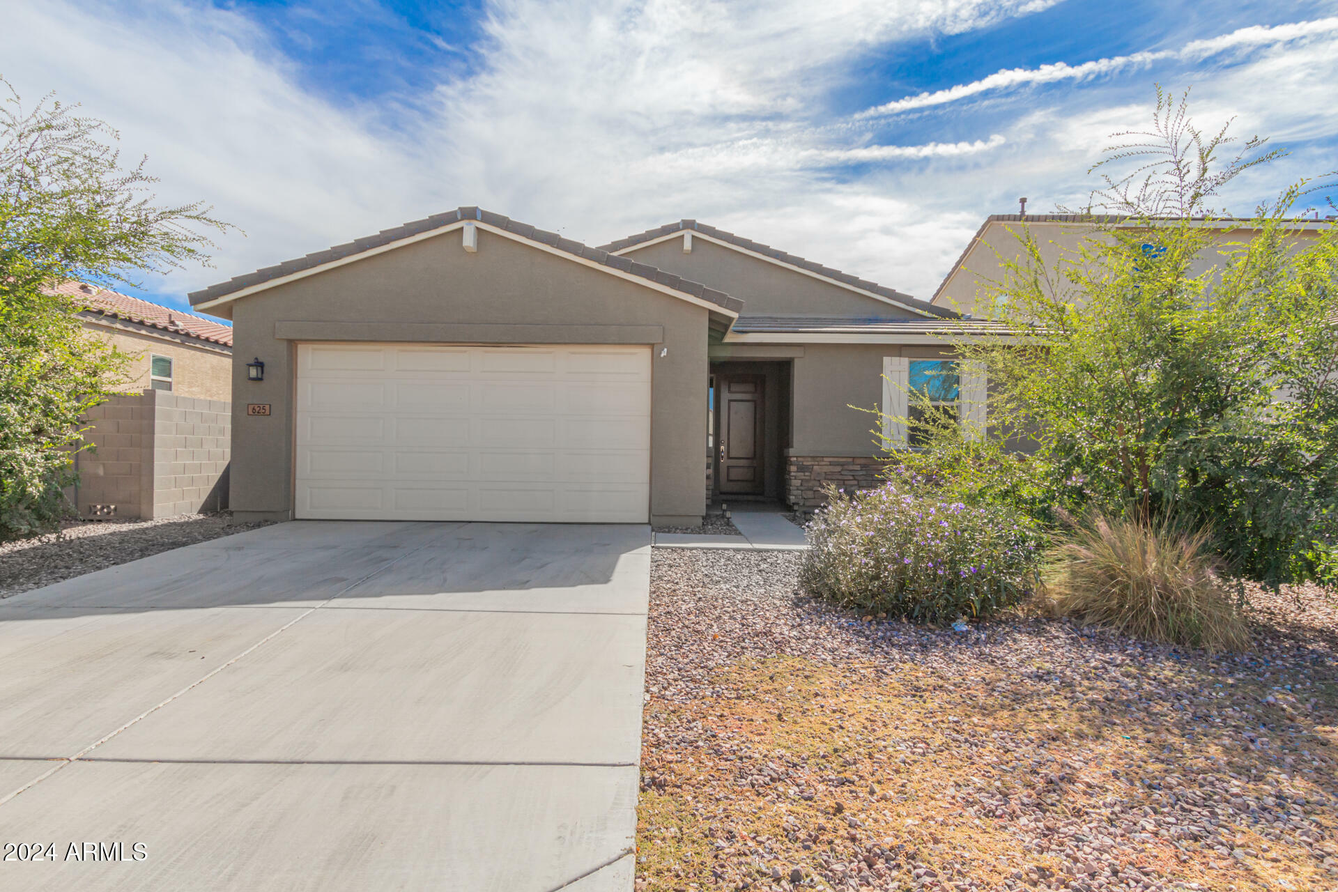 Property Photo:  625 W Panola Drive  AZ 85140 