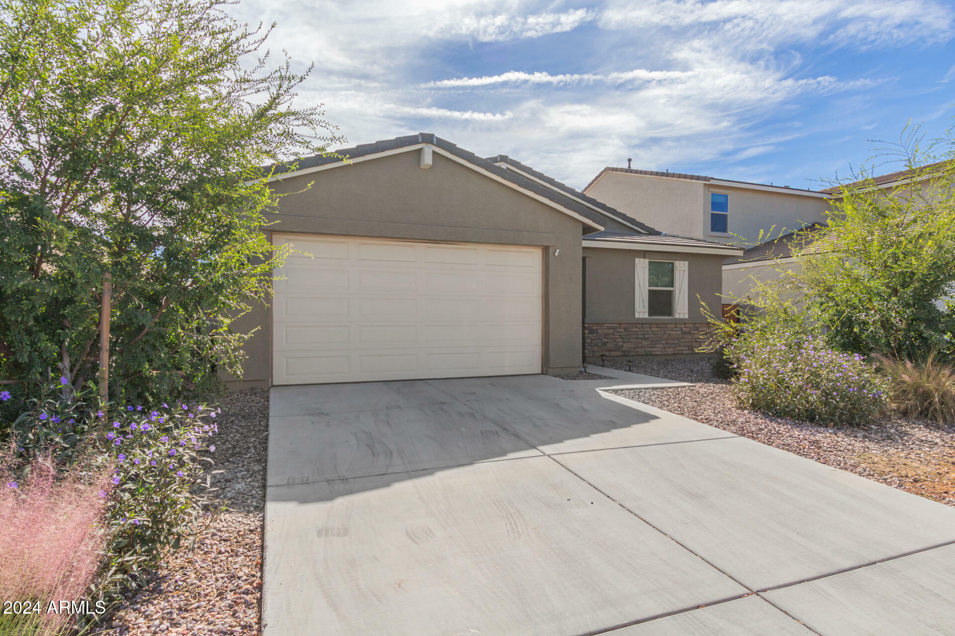 Property Photo:  625 W Panola Drive  AZ 85140 