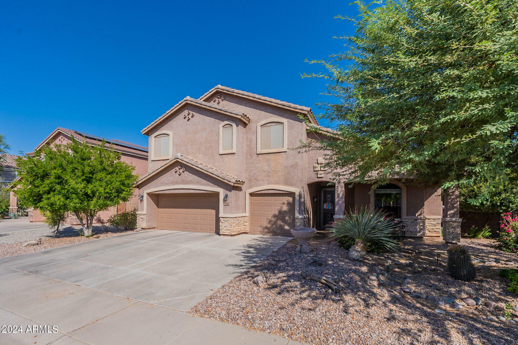 Property Photo:  1542 E Chaparral Place  AZ 85122 